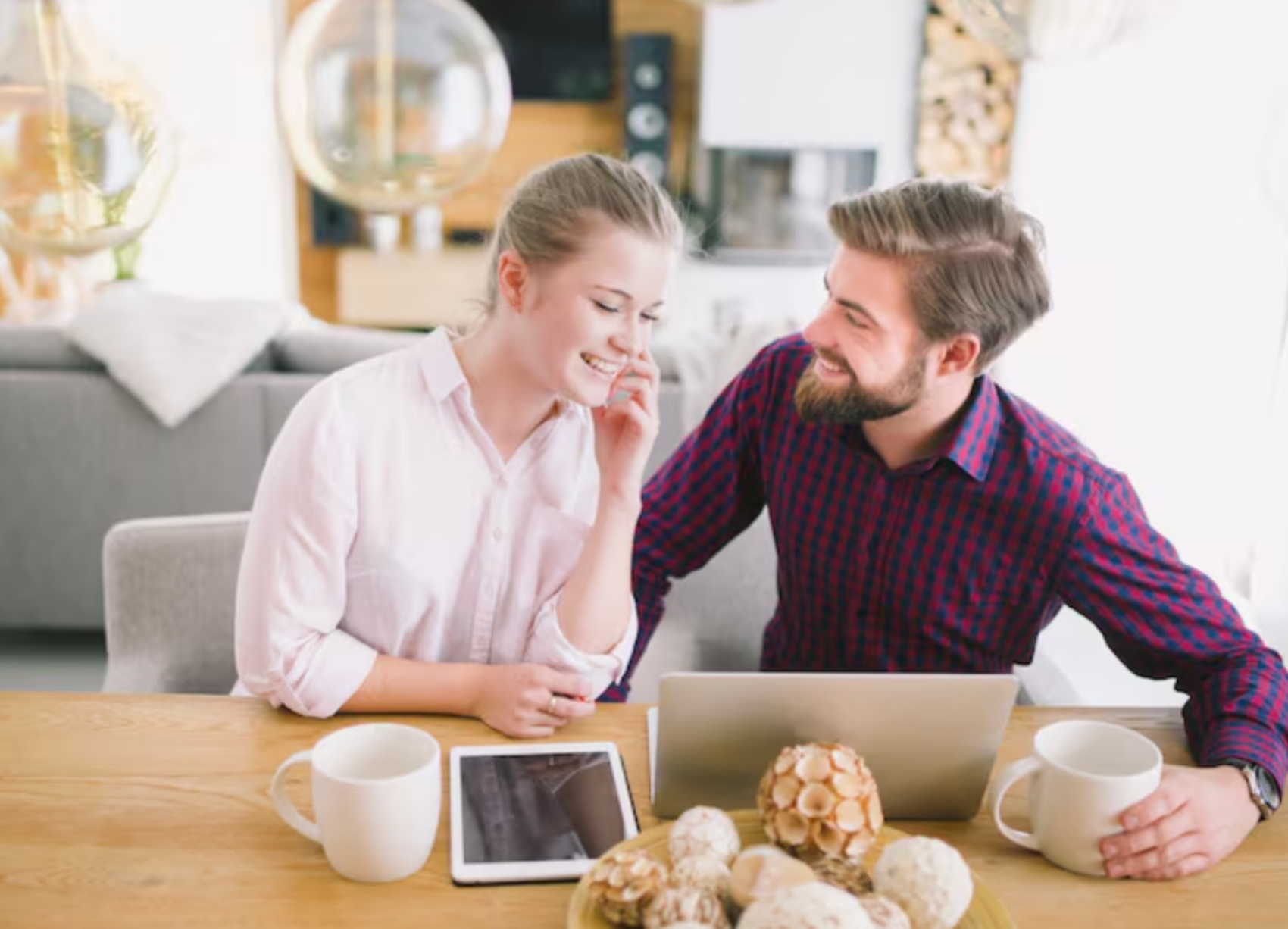 Discover Totwoo Smart Jewelry for Long Distance Love