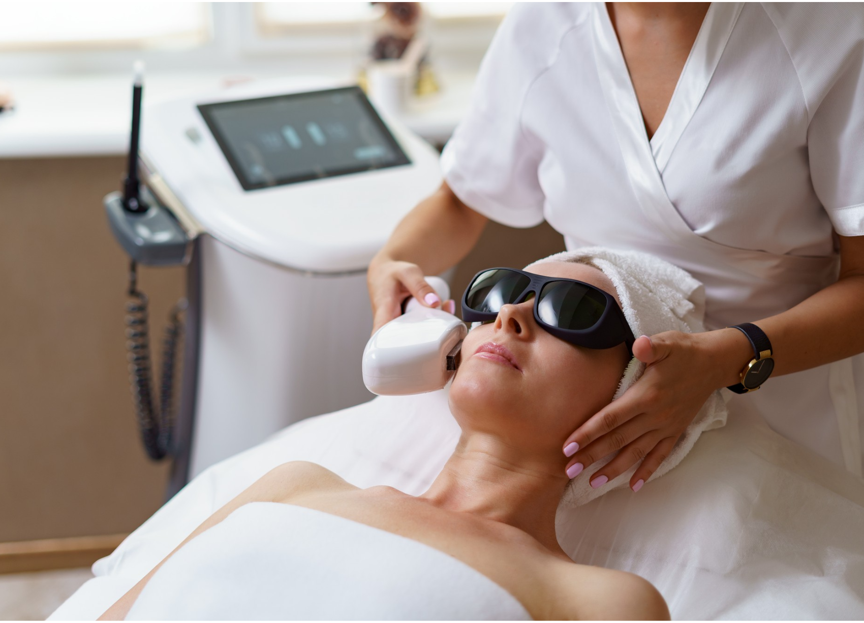Explore DermRays: At‑Home Laser Beauty Devices