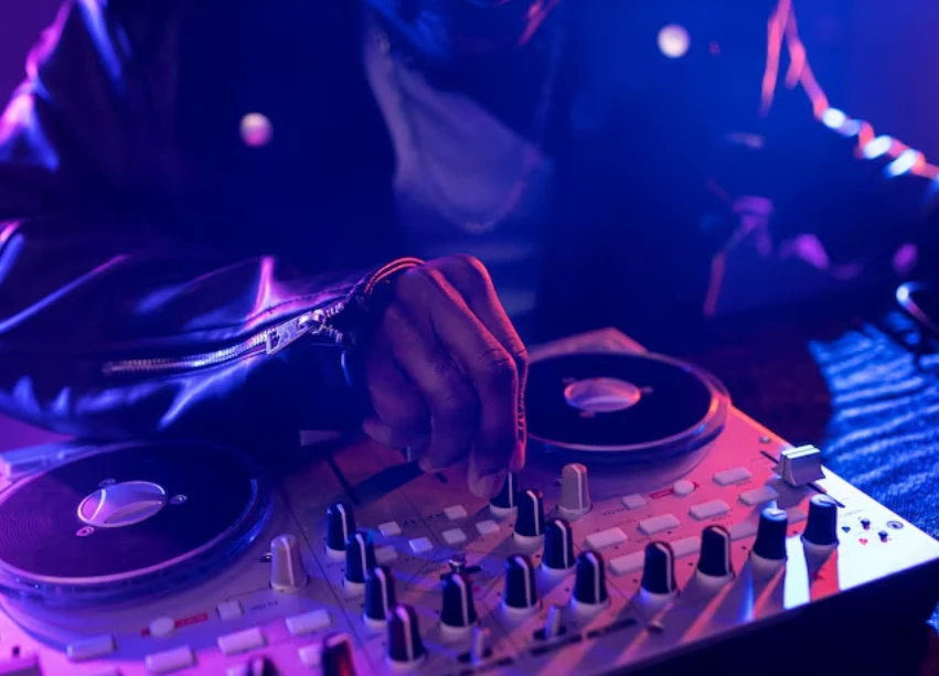 dj